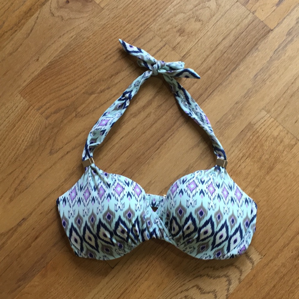 Victoria's Secret 34C bathing suit top
